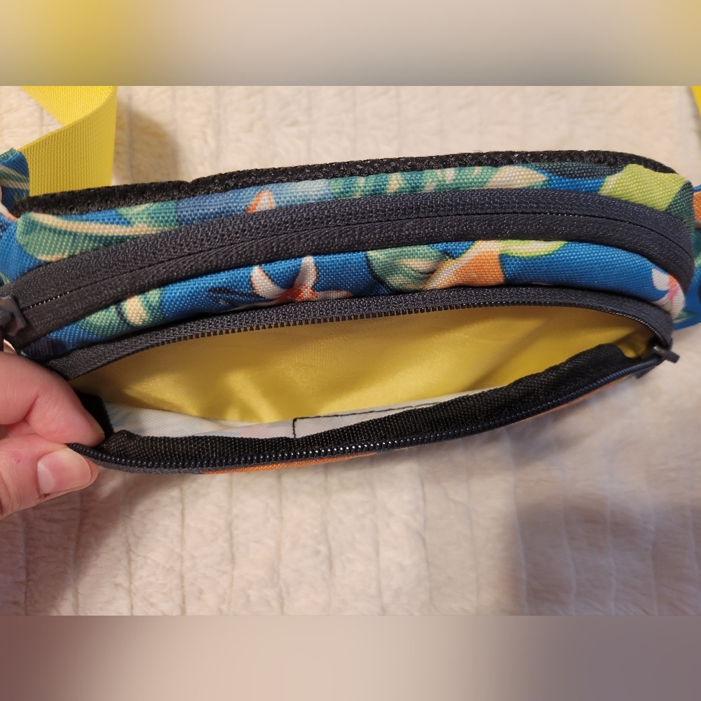 Kavu Blue And Yellow Citrus Canvas Spectator Fanny Pack Tropical Pattern - Picture 5 of 10